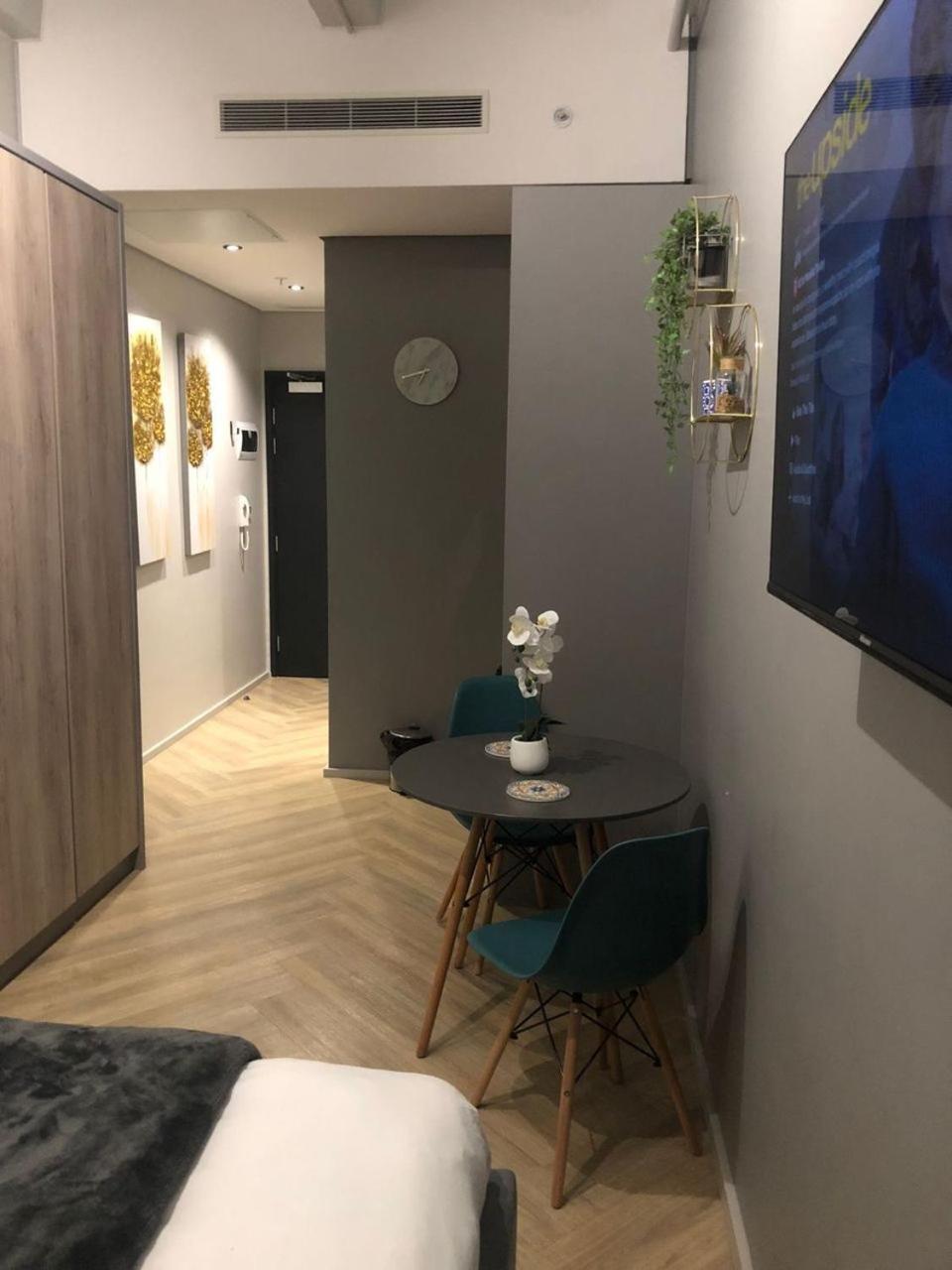 Apartment One Thibault - Heart Of *